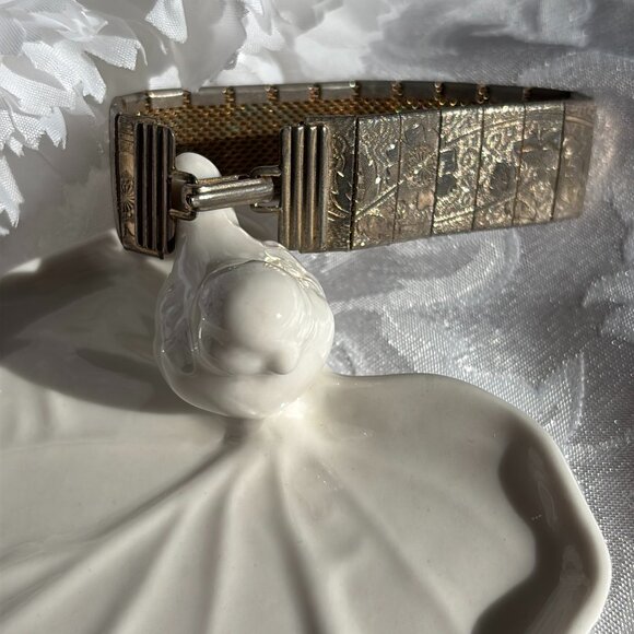 VINTAGE FLORAL ETCHED MESH BRACELET - Picture 7 of 7